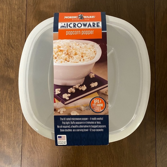 Nordic Ware Microwave Popcorn Popper 12 Cup White Brand New - Picture 1 of 5